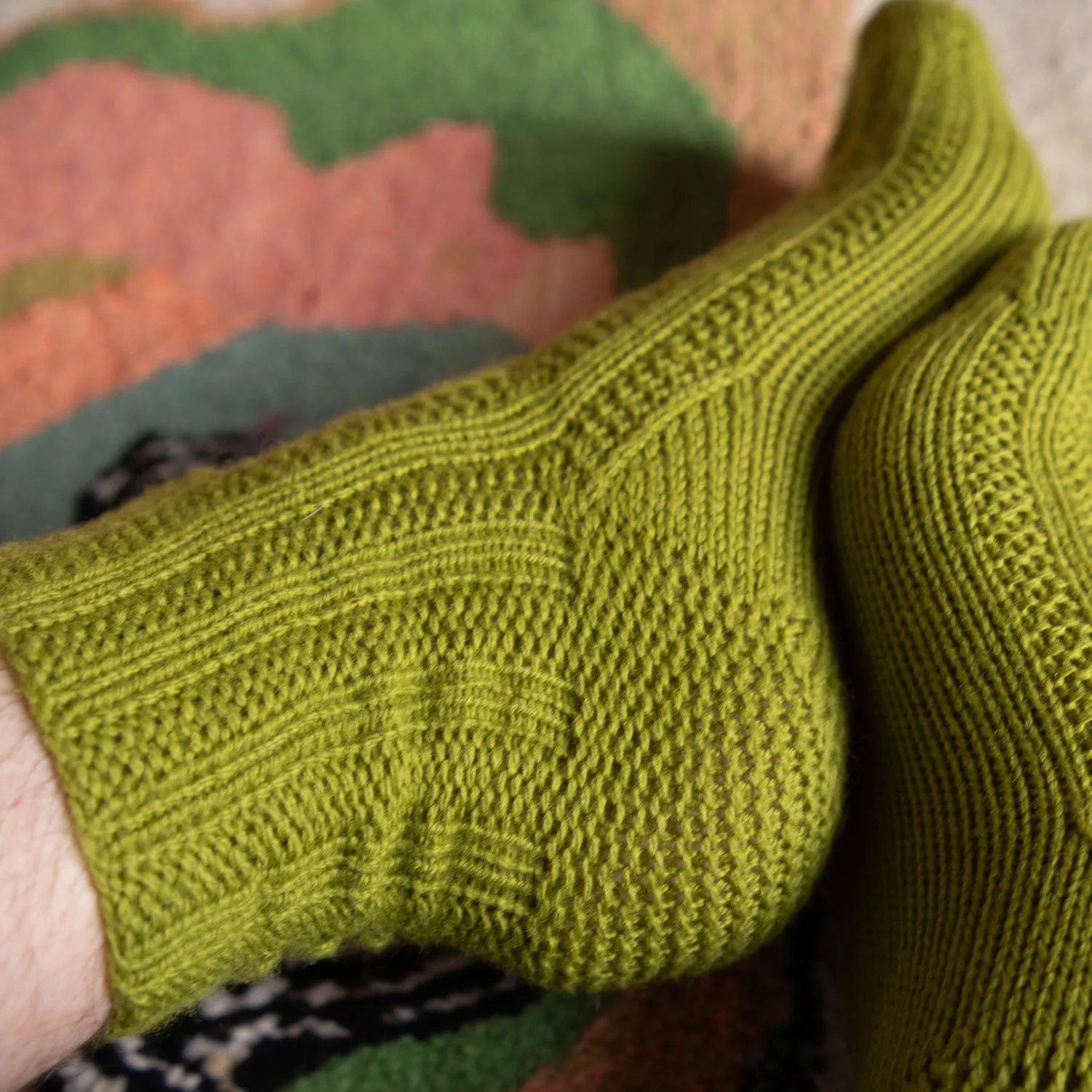 BILLOWING BRAID SOCKS - GLOW