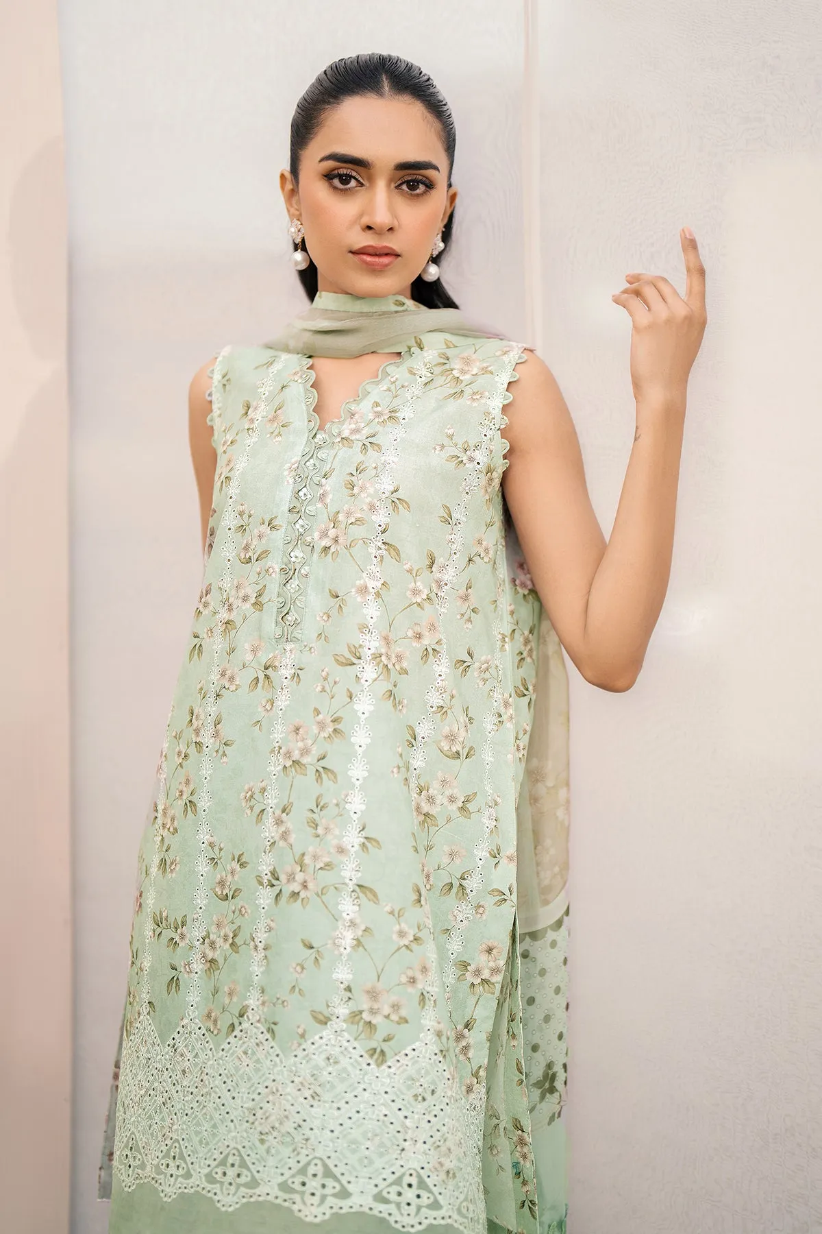 EMBROIDERED PRINTED LAWN UF-609